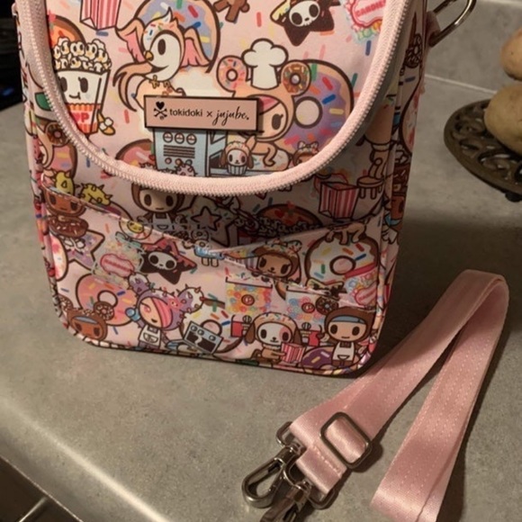 Ju-ju-be Tokidoki Donutella's Sweet Shop 2.0 print be cool bag. - Picture 4 of 4